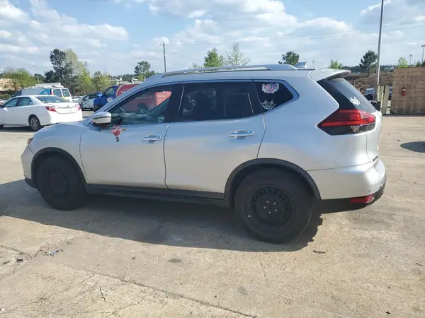 KNMAT2MT1HP518682 2017 NISSAN ROGUE - Image 2