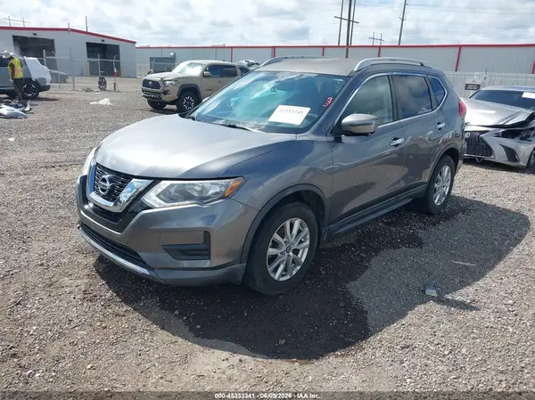 KNMAT2MT1HP526488 2017 NISSAN ROGUE - Image 2