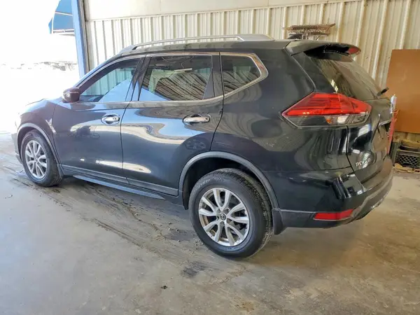 KNMAT2MT1HP528015 2017 NISSAN ROGUE - Image 2