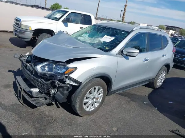 KNMAT2MT1HP544988 2017 NISSAN ROGUE - Image 2