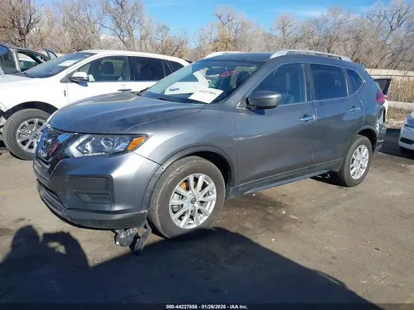 KNMAT2MT1HP547647 2017 NISSAN ROGUE - Image 2