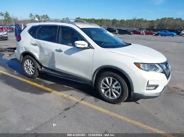 KNMAT2MT1HP555134 2017 NISSAN ROGUE - Image 1