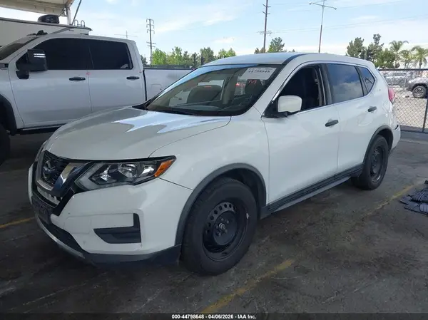 KNMAT2MT1HP557465 2017 NISSAN ROGUE - Image 2