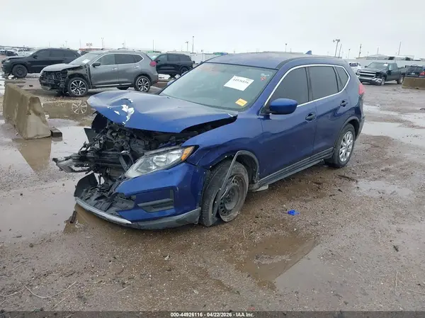 KNMAT2MT1HP560625 2017 NISSAN ROGUE - Image 2