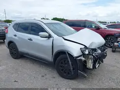 KNMAT2MT1HP561144 2017 NISSAN ROGUE