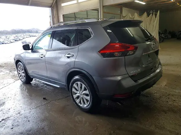KNMAT2MT1HP563069 2017 NISSAN ROGUE - Image 2