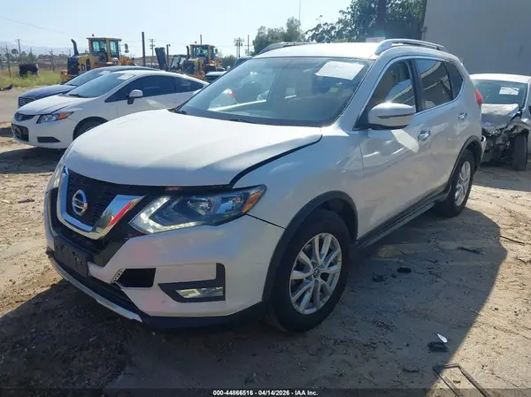 KNMAT2MT1HP563783 2017 NISSAN ROGUE - Image 2