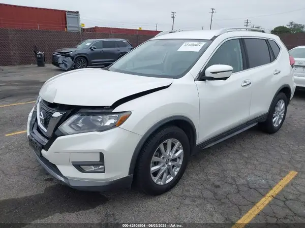 KNMAT2MT1HP564898 2017 NISSAN ROGUE - Image 2