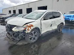 KNMAT2MT1HP565260 2017 NISSAN ROGUE