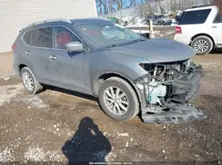 KNMAT2MT1HP567025 2017 NISSAN ROGUE