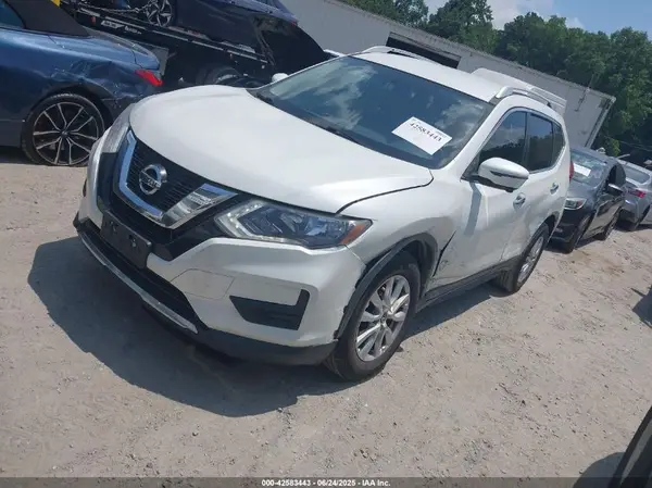 KNMAT2MT1HP567056 2017 NISSAN ROGUE - Image 2