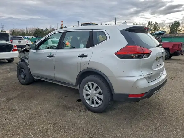 KNMAT2MT1HP568207 2017 NISSAN ROGUE - Image 2