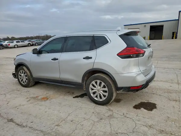 KNMAT2MT1HP568577 2017 NISSAN ROGUE - Image 2