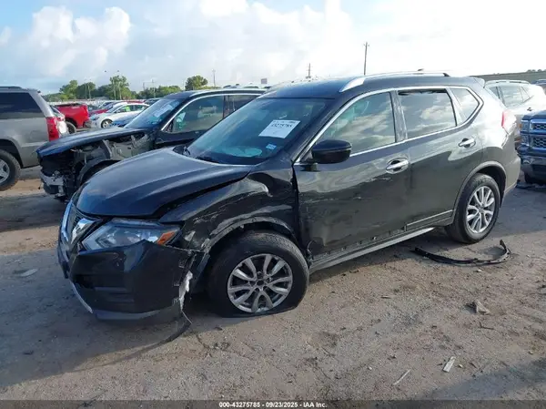 KNMAT2MT1HP572077 2017 NISSAN ROGUE - Image 2