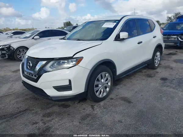KNMAT2MT1HP576341 2017 NISSAN ROGUE - Image 2