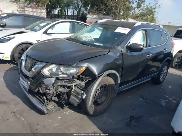 KNMAT2MT1HP577859 2017 NISSAN ROGUE - Image 2