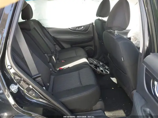 KNMAT2MT1HP577859 2017 NISSAN ROGUE - Image 8