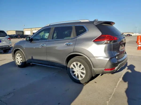 KNMAT2MT1HP577909 2017 NISSAN ROGUE - Image 2
