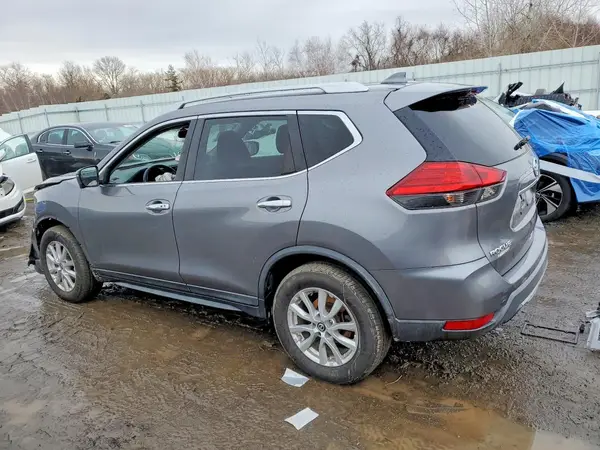 KNMAT2MT1HP579143 2017 NISSAN ROGUE - Image 2