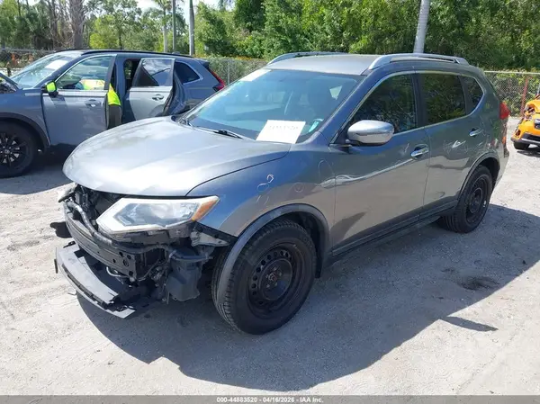KNMAT2MT1HP582303 2017 NISSAN ROGUE - Image 2