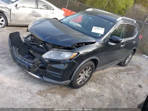 KNMAT2MT1HP584732 2017 NISSAN ROGUE - Image 2