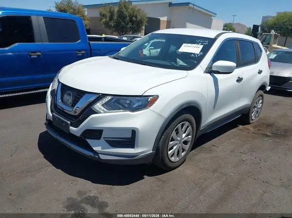 KNMAT2MT1HP586612 2017 NISSAN ROGUE - Image 2