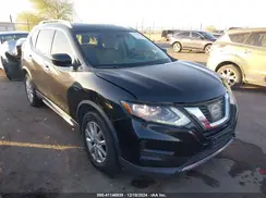 KNMAT2MT1HP588697 2017 NISSAN ROGUE