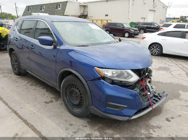 KNMAT2MT1HP590773 2017 NISSAN ROGUE - Image 1