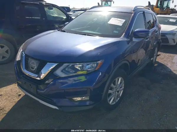 KNMAT2MT1HP591583 2017 NISSAN ROGUE - Image 2