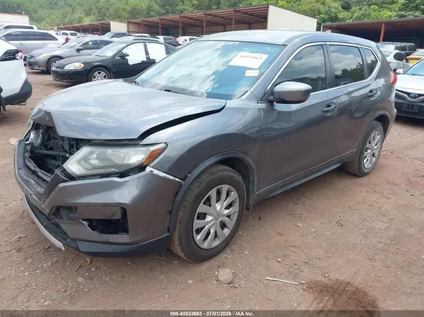 KNMAT2MT1HP592586 2017 NISSAN ROGUE - Image 2