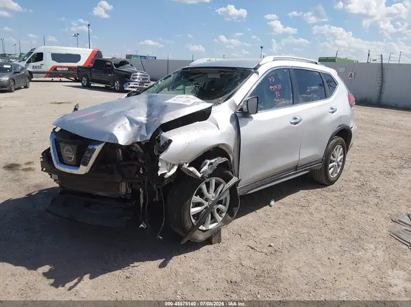 KNMAT2MT1HP593172 2017 NISSAN ROGUE - Image 2