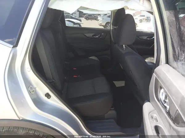 KNMAT2MT1HP593172 2017 NISSAN ROGUE - Image 8