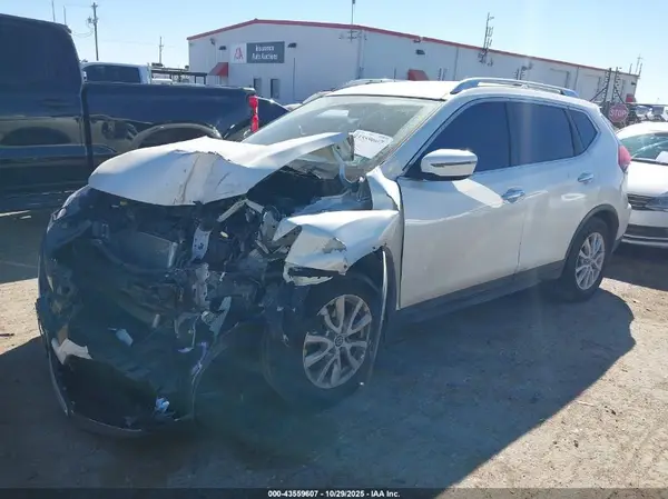 KNMAT2MT1HP593513 2017 NISSAN ROGUE - Image 2