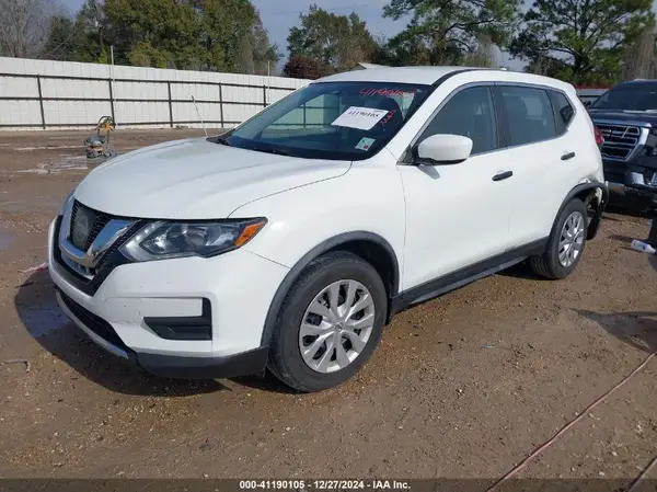 KNMAT2MT1HP593592 2017 NISSAN ROGUE - Image 2