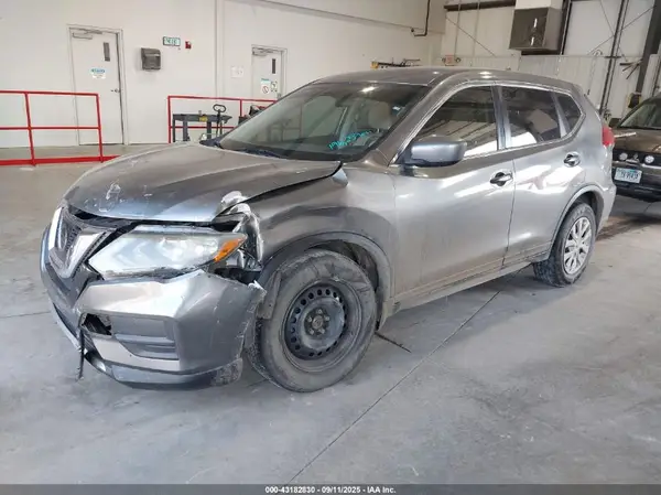 KNMAT2MT1HP600038 2017 NISSAN ROGUE - Image 2