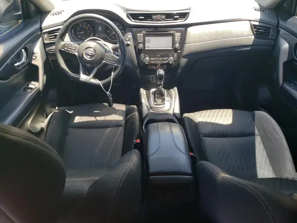 KNMAT2MT1HP602856 2017 NISSAN ROGUE - Image 8