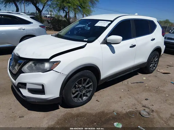 KNMAT2MT1HP608303 2017 NISSAN ROGUE - Image 2