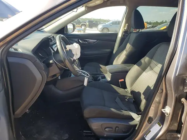 KNMAT2MT1HP608589 2017 NISSAN ROGUE - Image 8