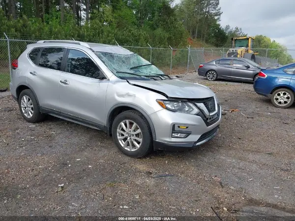 KNMAT2MT1HP610648 2017 NISSAN ROGUE - Image 1