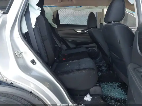 KNMAT2MT1HP612917 2017 NISSAN ROGUE - Image 8