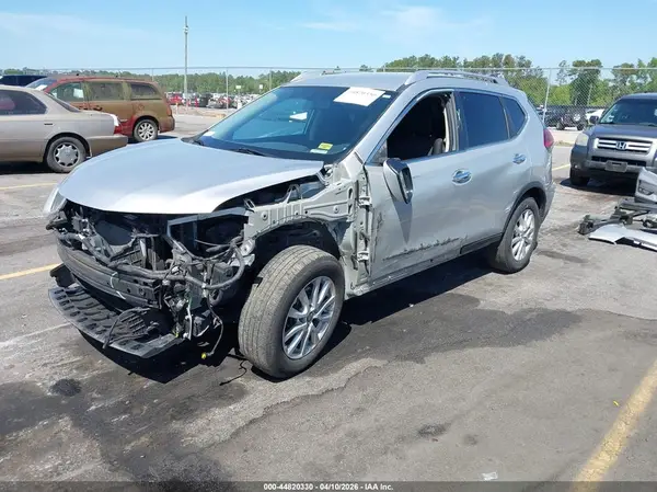 KNMAT2MT1HP614117 2017 NISSAN ROGUE - Image 2