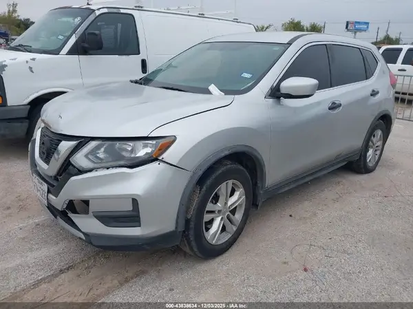 KNMAT2MT1HP617146 2017 NISSAN ROGUE - Image 2
