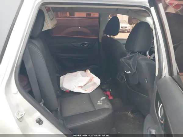 KNMAT2MT1HP617146 2017 NISSAN ROGUE - Image 8