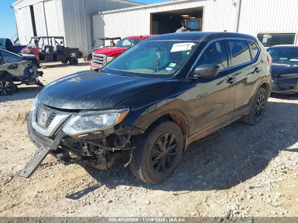 KNMAT2MT1HP617325 2017 NISSAN ROGUE - Image 2