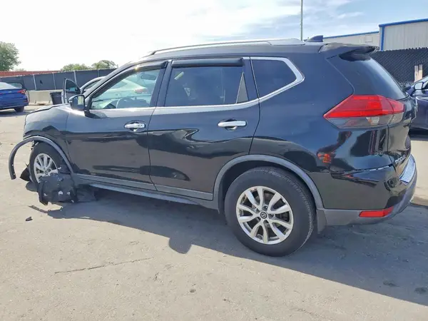 KNMAT2MT1HP619284 2017 NISSAN ROGUE - Image 2