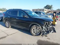 KNMAT2MT1JP500074 2018 NISSAN ROGUE