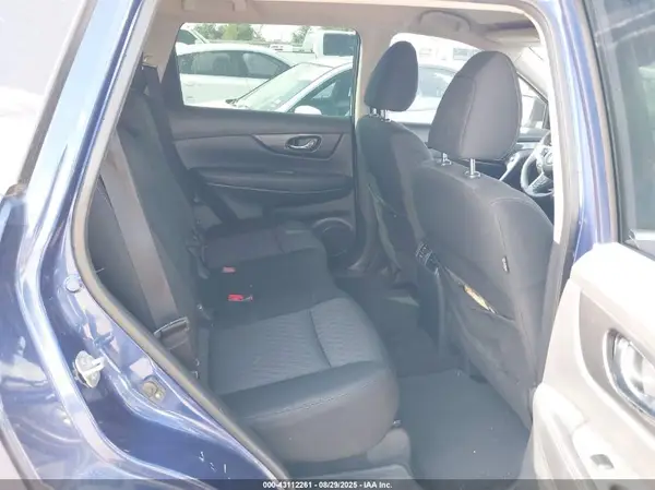 KNMAT2MT1JP500558 2018 NISSAN ROGUE - Image 8
