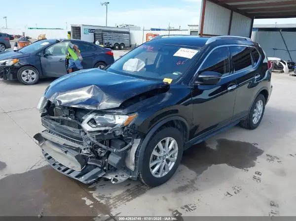 KNMAT2MT1JP503069 2018 NISSAN ROGUE - Image 2