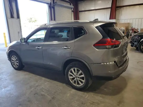 KNMAT2MT1JP504917 2018 NISSAN ROGUE - Image 2
