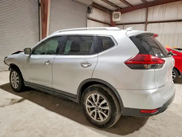KNMAT2MT1JP511172 2018 NISSAN ROGUE - Image 2